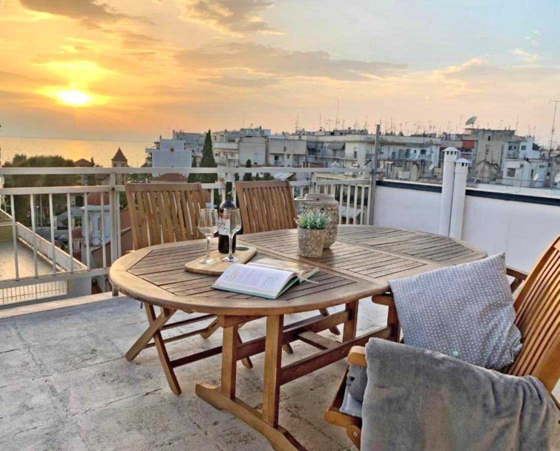 Sea View Sunset Penthouse Apartment เทสซาโลนิกิ ภายนอก รูปภาพ