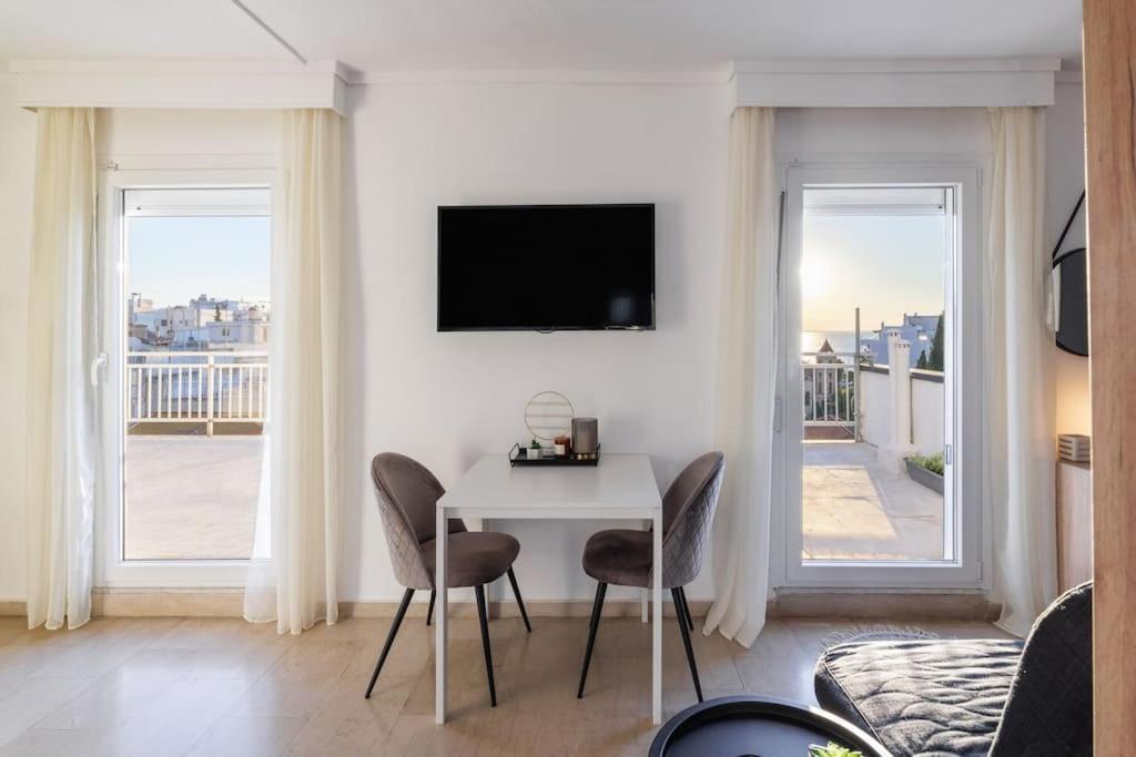 Sea View Sunset Penthouse Apartment เทสซาโลนิกิ ภายนอก รูปภาพ