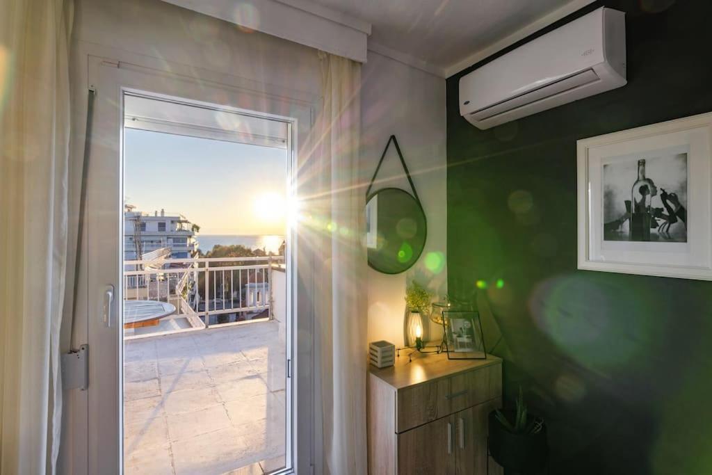 Sea View Sunset Penthouse Apartment เทสซาโลนิกิ ภายนอก รูปภาพ